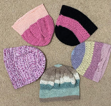 Load image into Gallery viewer, Slouchy Crochet Chemo Caps