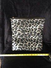Load image into Gallery viewer, Silver/Black Leopard Clutch W/ Gold chain removeable strap