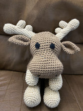 Load image into Gallery viewer, Stuffed Crochet Moose